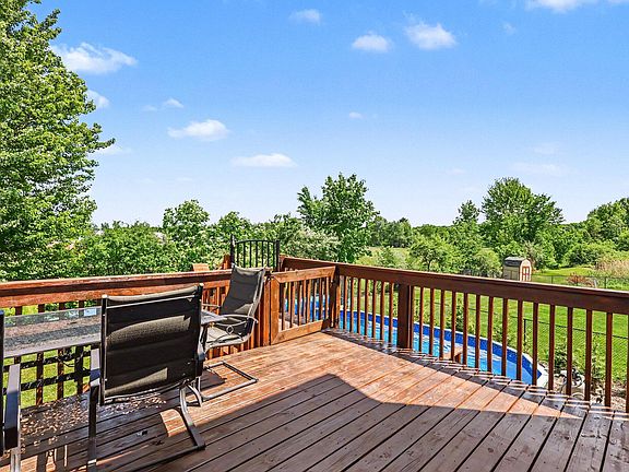 5th image of 7046 Shady Knoll Dr SE