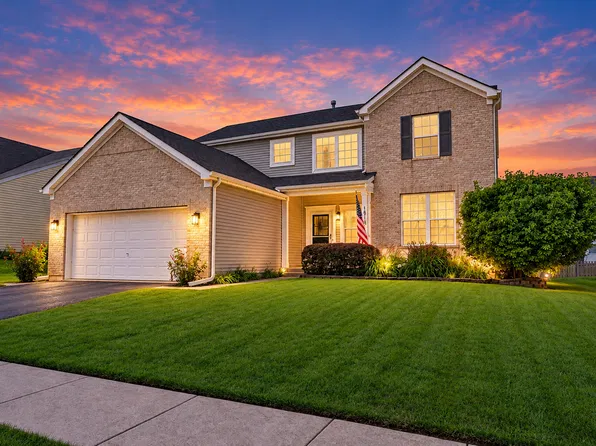 1813 Sebastian Dr, Woodstock, IL 60098