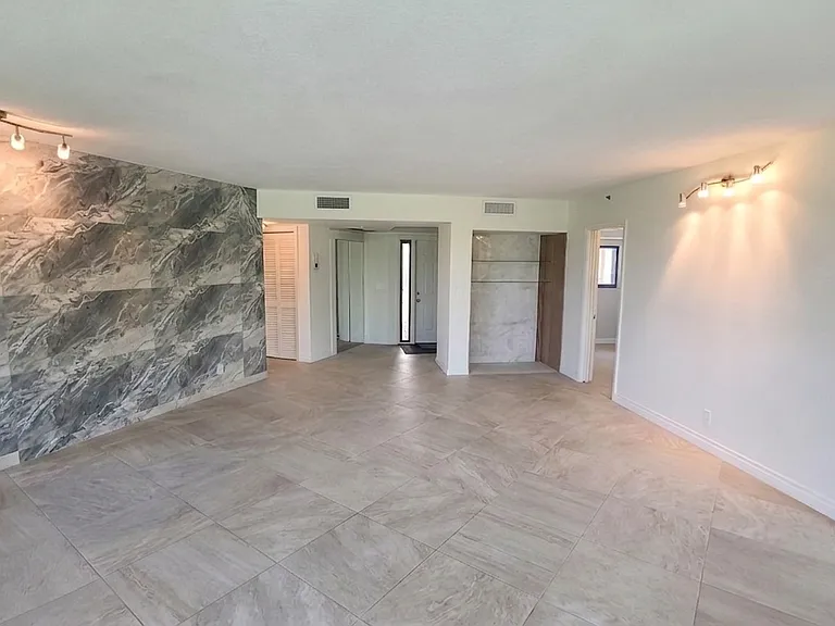 5279 Fountains Dr S #404 — Photo 7