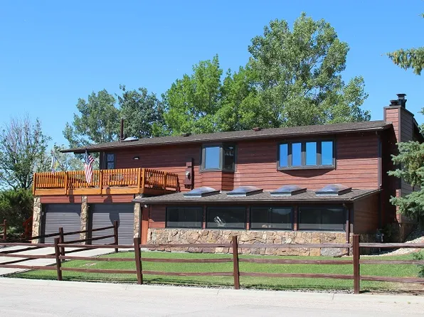 419 Elk Mountain Dr, Newcastle, WY 82701