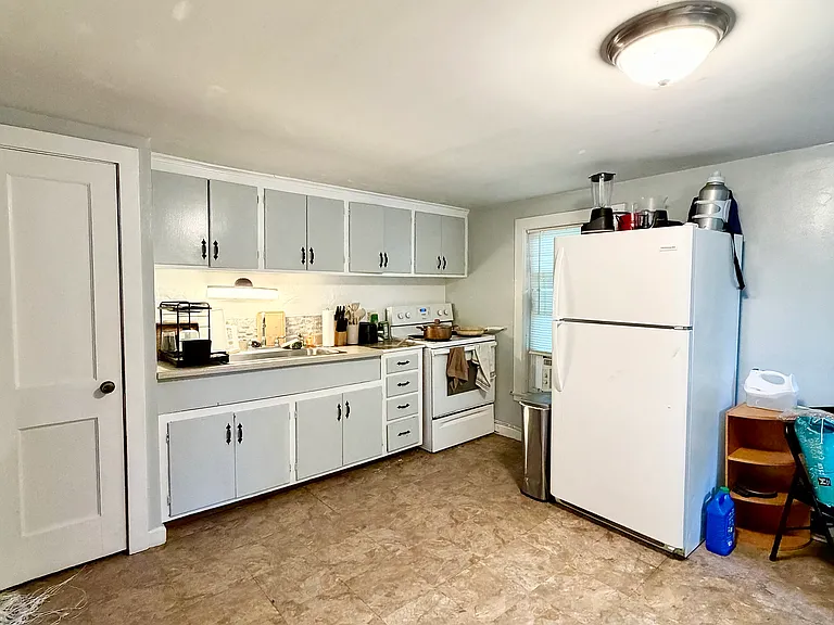 133 Maple St #C — Photo 6