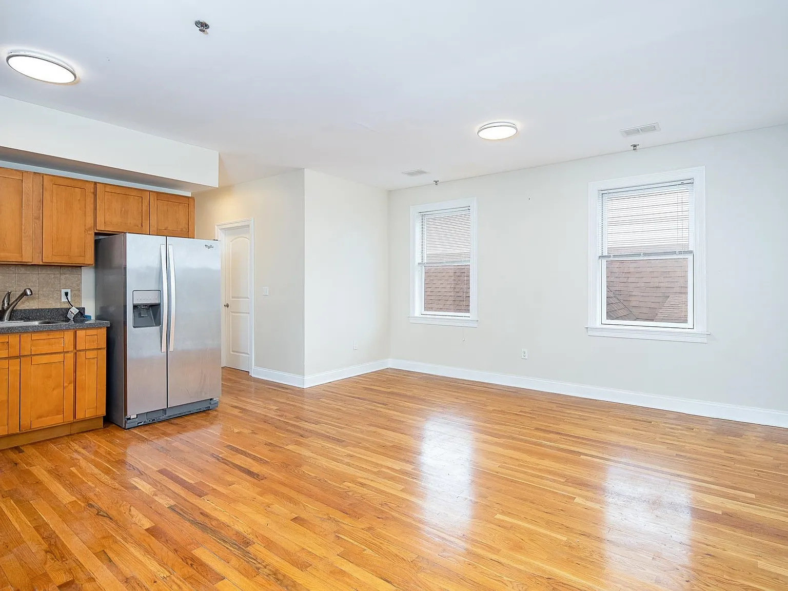 3 bed, 2.0 bath, 1100 sqft, $2,950 — Photo 1