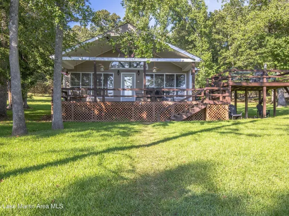 1563 Holiday Dr, Dadeville, AL 36853