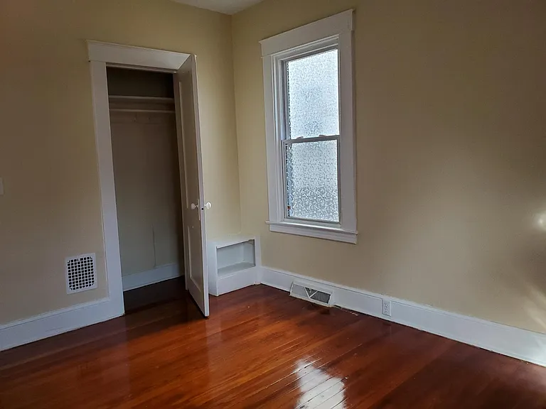 107 Sheffield Ave — Photo 5