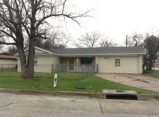 4450 Wilhelm St, Fort Worth, TX 76119