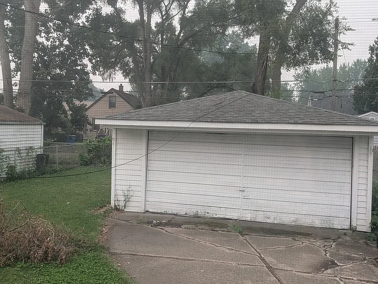 8686 Ford Ave — Photo 2