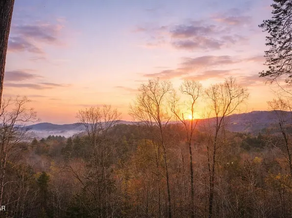 1 Sulpher Springs Way, Sevierville, TN 37876