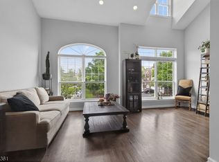 712 Firethorn Dr, Union Twp., NJ 07083