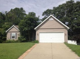 2815 Overview Dr, Columbia, IL 62236