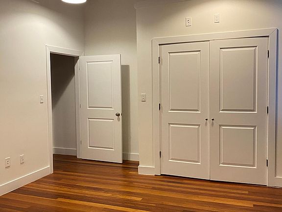 3rd image of 3421 Richmond St #205