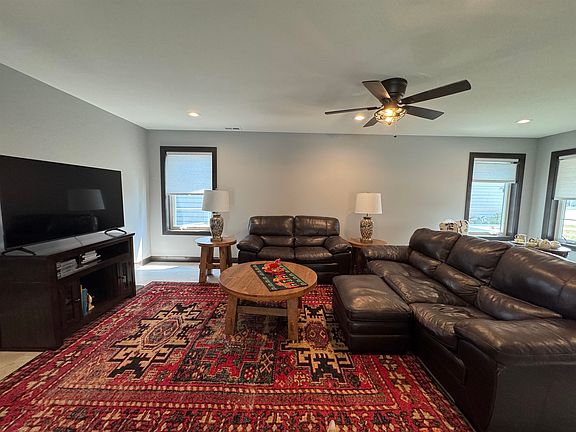 4th image of 3213 W 3rd St