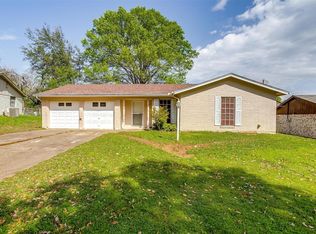 227 NE Michael Dr, Burleson, TX 76028