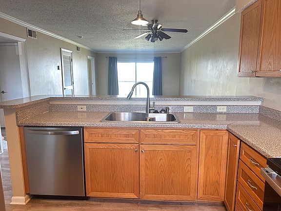 5th image of 1650 Harbor Dr Unit 205