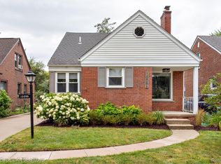10096 Hart Ave, Huntington Woods, MI 48070