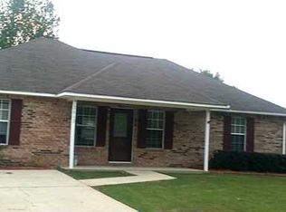 2613 N 8th St, Ocean Springs, MS 39564