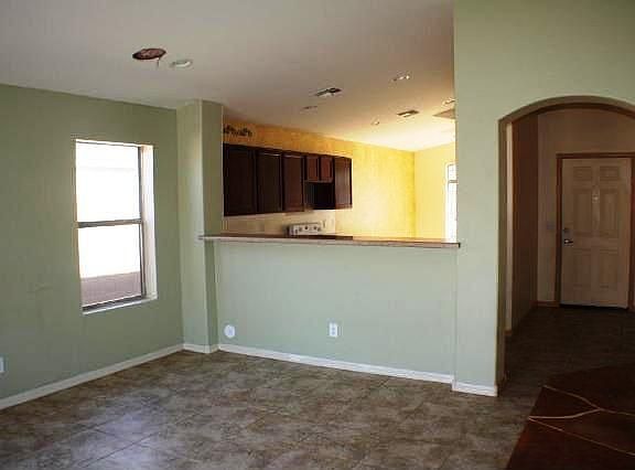 4th image of 2154 W Wilson Ave