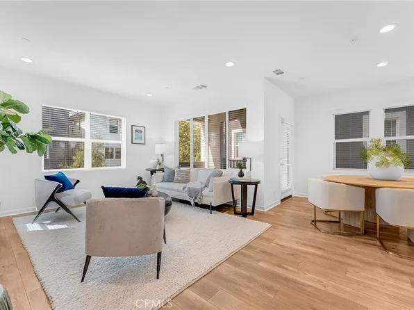 520 Caleigh Ln, Costa Mesa, CA 92627