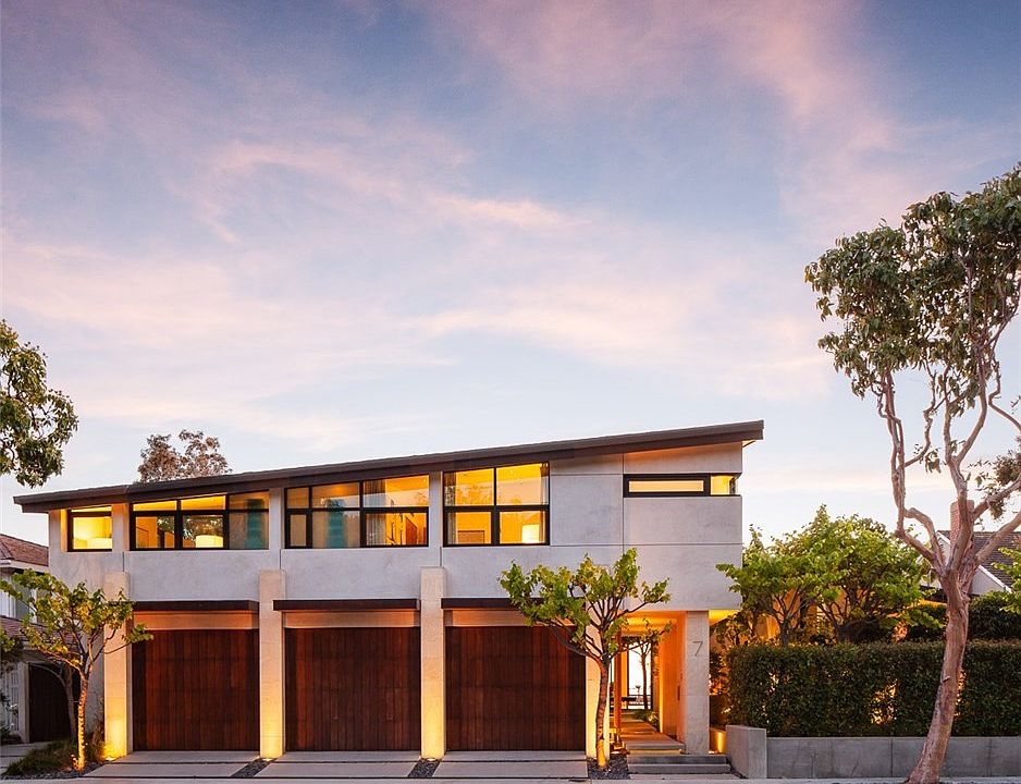 1st image of 7 Carmel Bay Dr