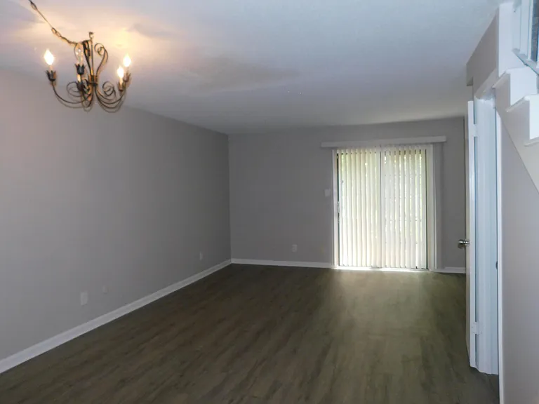 2119 Fendley Dr — Photo 9