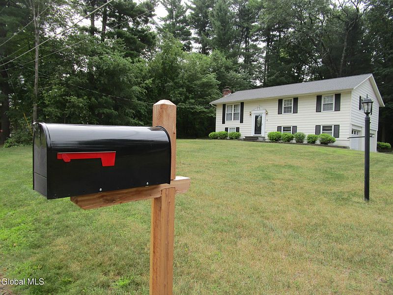 5th image of 12 Teakwood Drive