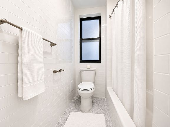 5th image of 425 Riverside Dr #4A2