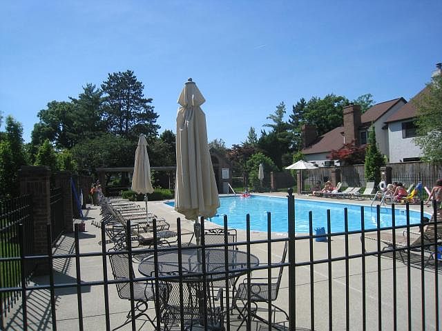 1st image of 6699 Willow Grove Ln