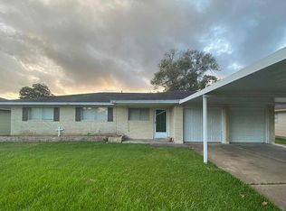 207 N 32nd St, Nederland, TX 77627