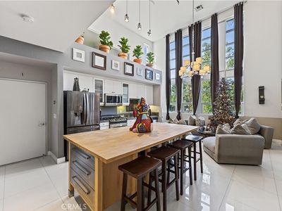 906 E Civic Center Dr, Santa Ana, CA, 92701