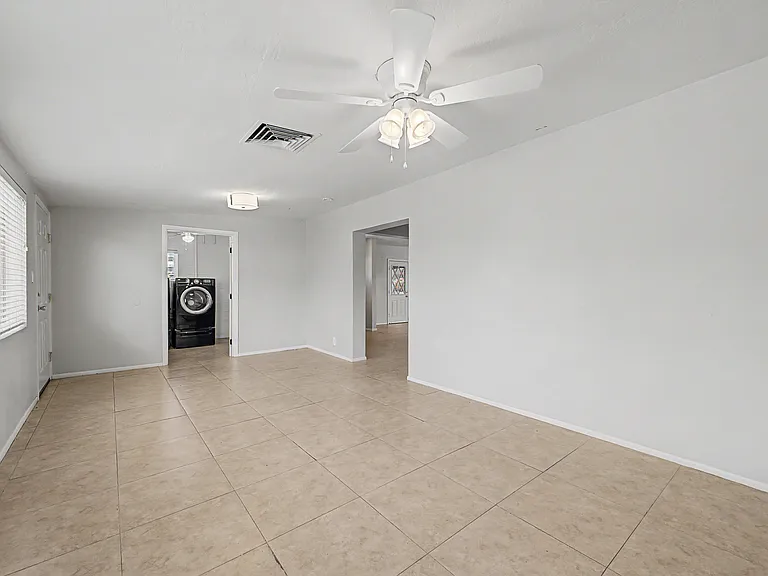 2514 E Campbell Ave — Photo 13