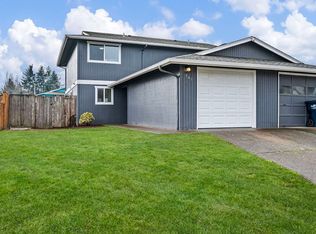 761 N Cloverleaf Loop, Springfield, OR 97477