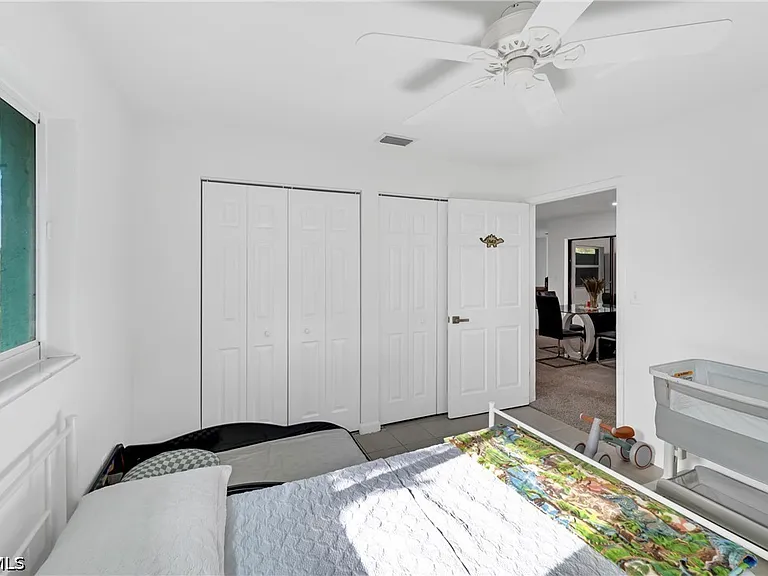 3271 Brooklyn Ave — Photo 29