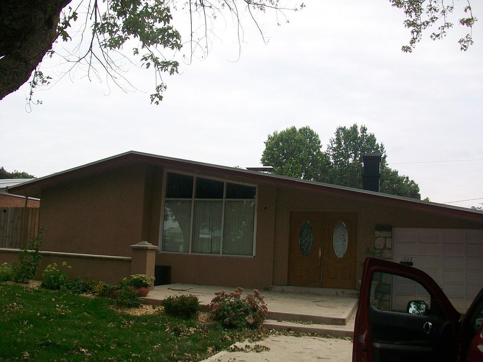2nd image of 1503 Eaton Ave