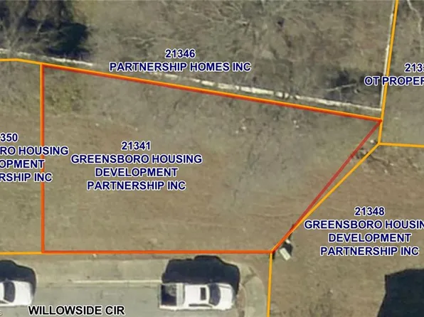 11 Willowside Cir, Greensboro, NC 27401