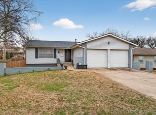 1057 Renick Ln, Bartlesville, OK 74006