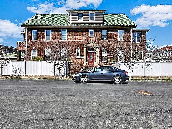 1st image of 4202 Highland Ave #2