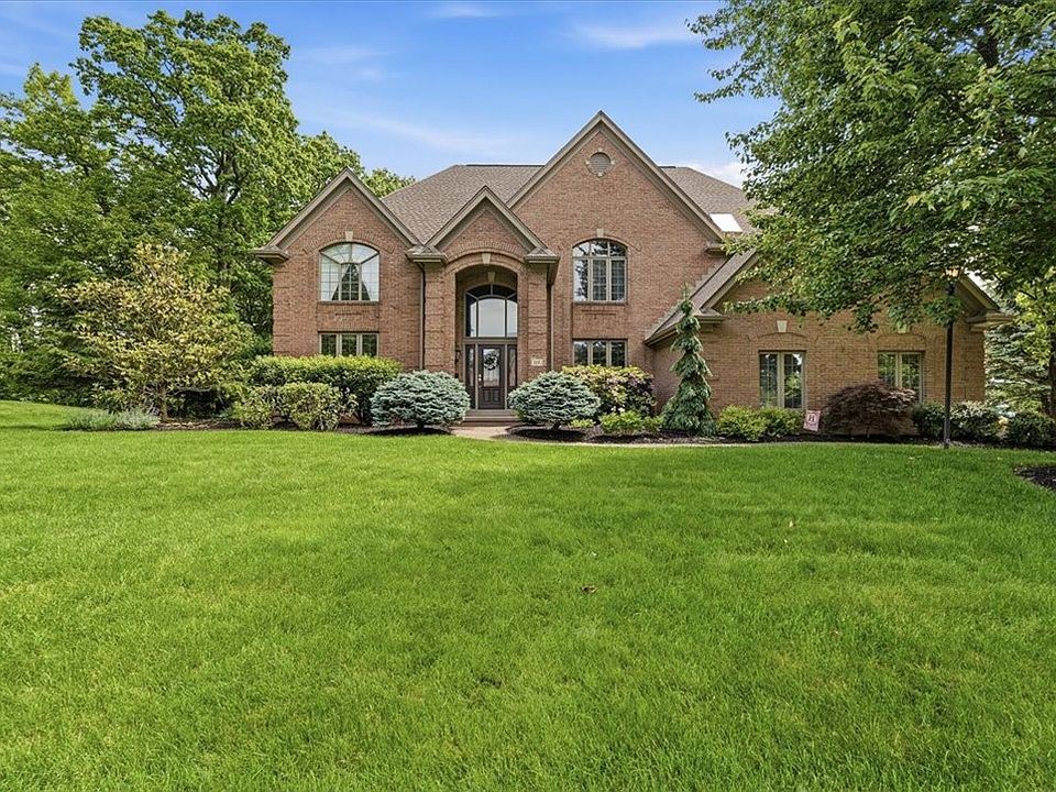 1st image of 117 Lyndhurst Cir