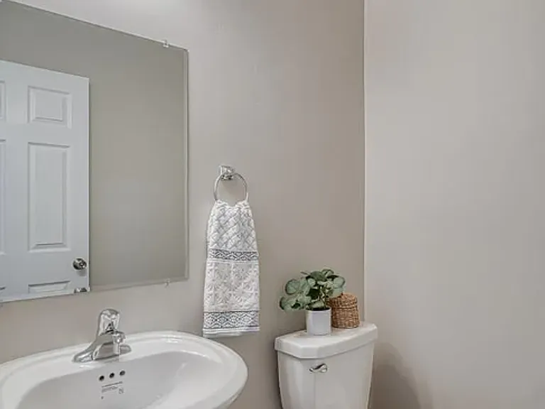 2015 Lawrence Ln #2006 — Photo 21