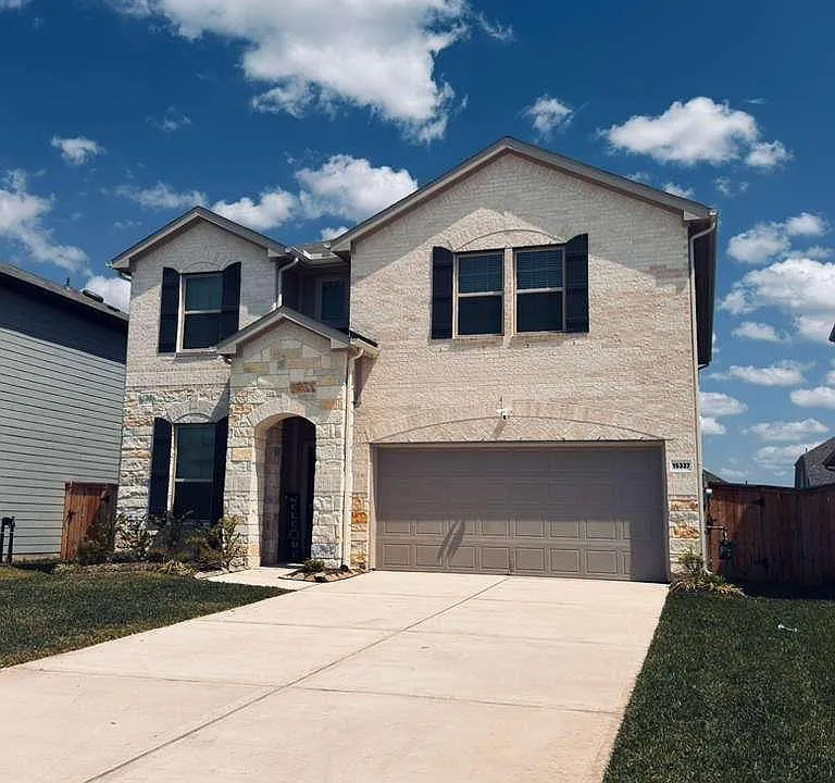 15337 Dapple Bluff Ln