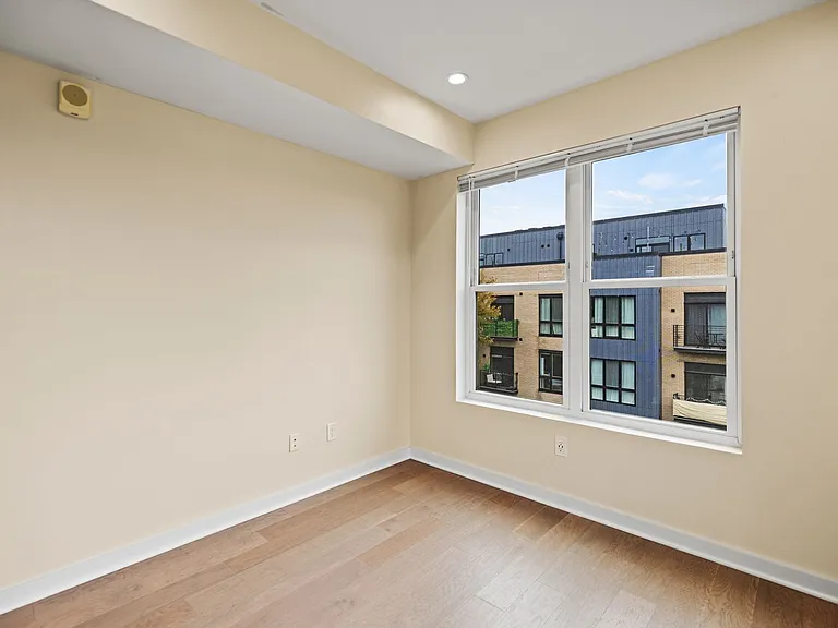 1019 17th Pl NE #401 — Photo 8