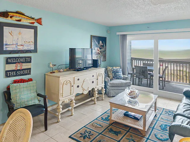 3 bed, 1212 sqft, $3,500 — Photo 3