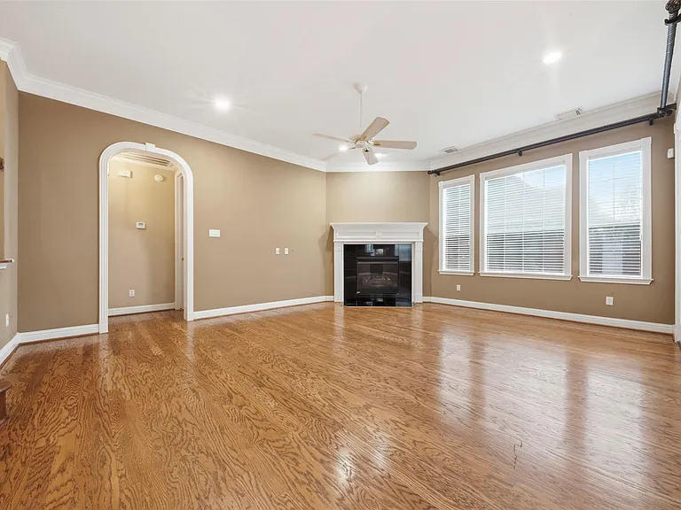 17 Ambleside Crescent Dr — Photo 6