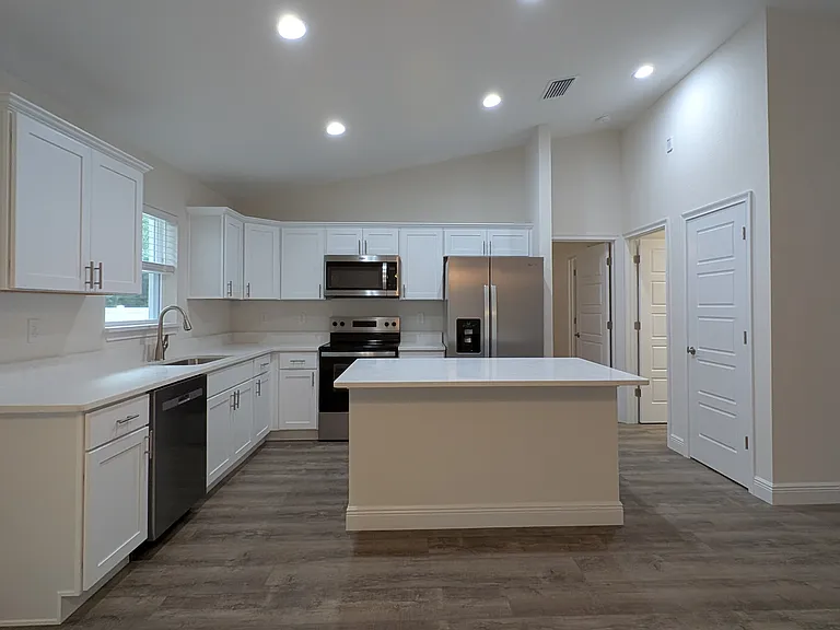 387 E Caldwell Dr — Photo 4