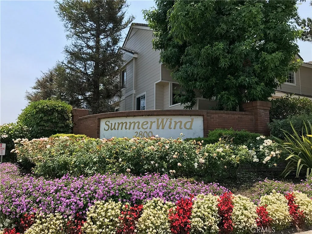 3 bed, 2.5 bath, 1404 sqft, $4,200 — Photo 1