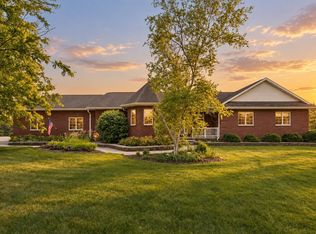 1 W Cedar St, Hilbert, WI 54129