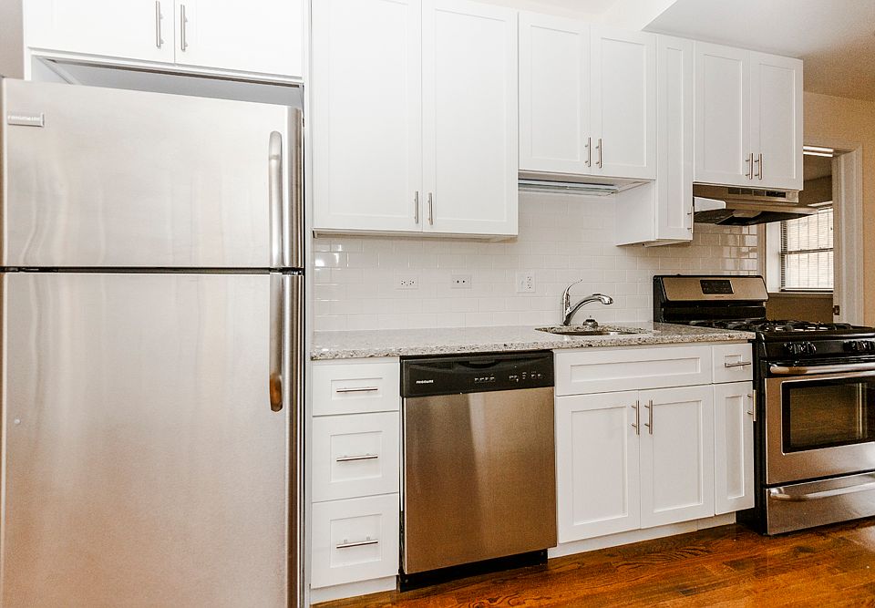 1st image of 4651 N Wolcott Ave APT Gdn