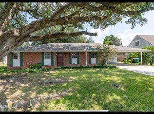 302 Martin Oaks Dr, Lafayette, LA 70501