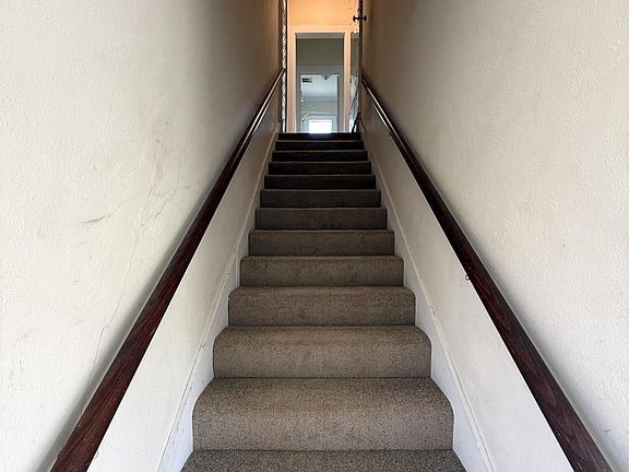 3rd image of 1329 Cherry St