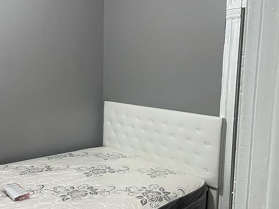 4th image of 5323 S Emerald Ave #15