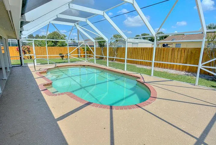 3 bed, 1752 sqft, $3,200 — Photo 2