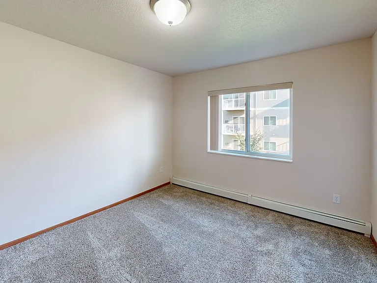 Southport Heights Apartments — Photo 6
